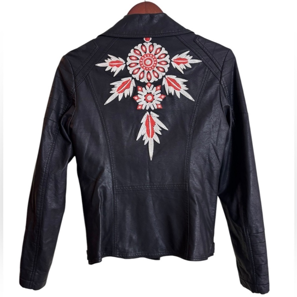 NWT Miss Me Vintage Faux Leather Embroidered Moto Jacket
Size Medium